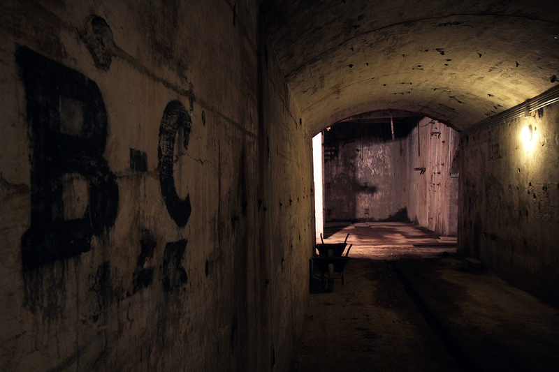 Illustration for article titled Inside the Caverns of Hungary's Abandoned Underground Coal Plant